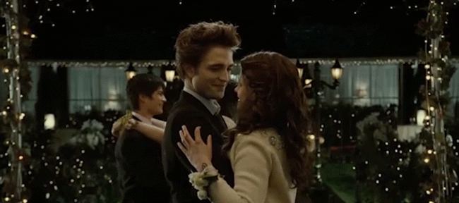 Twilight - 37 GIFS That Are Guaranteed To Give Team Edward Shippers ALL The Feels! - 1007