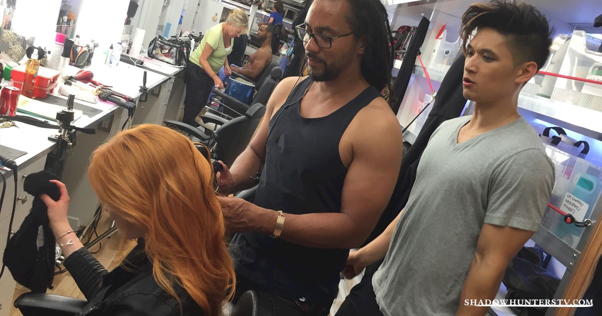 Shadowhunters - [EXCLUSIVE PHOTOS] Magnus: Warlock and Hair Stylist!  - 1002