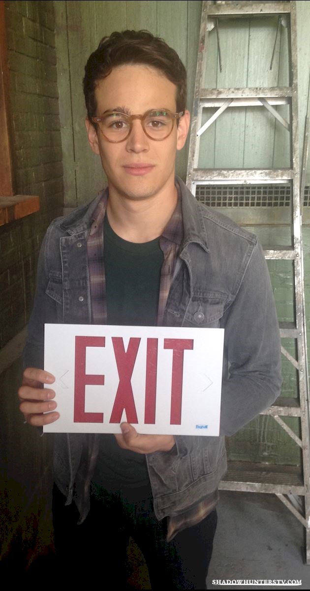 Shadowhunters - [EXCLUSIVE PHOTOS] Simon Lewis: No Exit - 1002